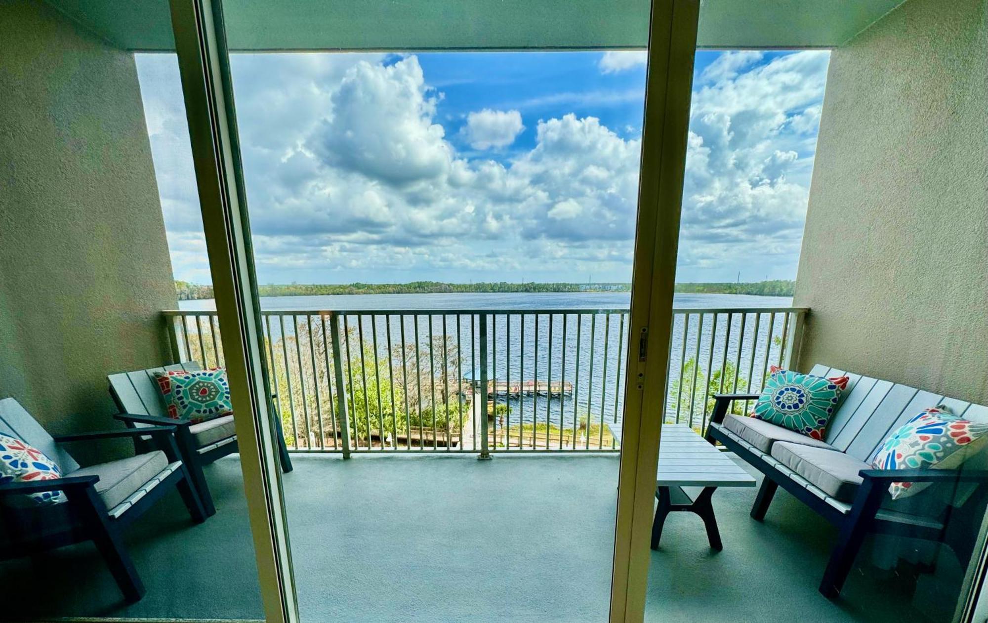 Balcony King Suite - Lake & Pool View Орландо Екстер'єр фото
